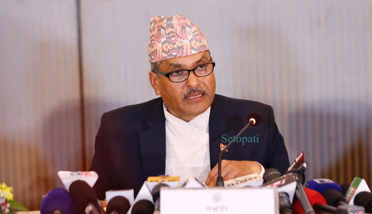 राष्ट्र बैंकका गभर्नर महाप्रसाद अधिकारी। तस्बिरः नवीनबाबु गुरूङ/सेतोपाटी